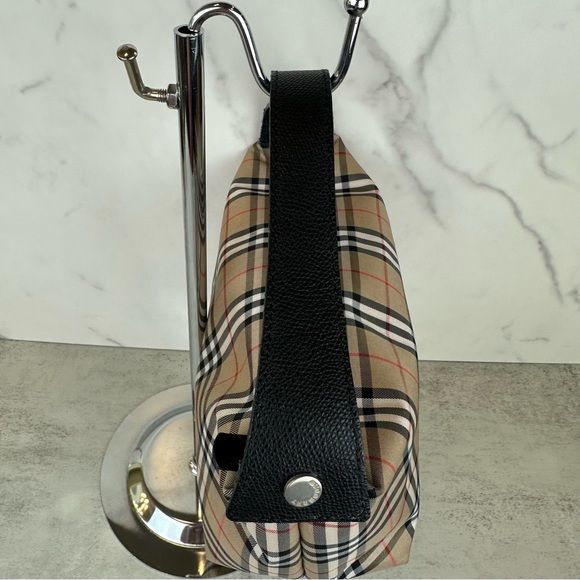 SOLD Burberry Nylon Nova Check Pochette - Picture 13 of 15